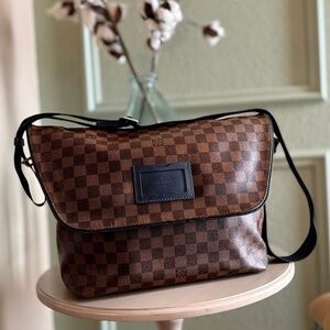 Louis Vuitton Damier Ebene Messenger Bag
